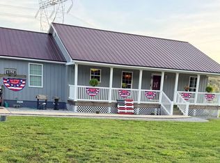4058 Payne Cove Rd, Pelham, TN 37366