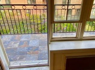 3083 32nd St #3, Astoria, NY 11102