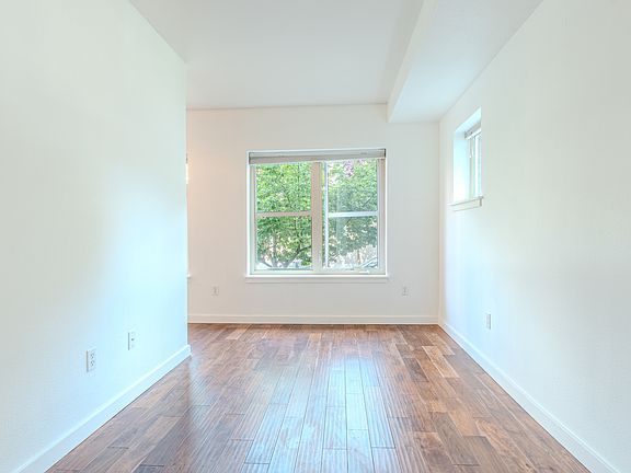 3rd image of 1620 Belmont Ave Unit 226