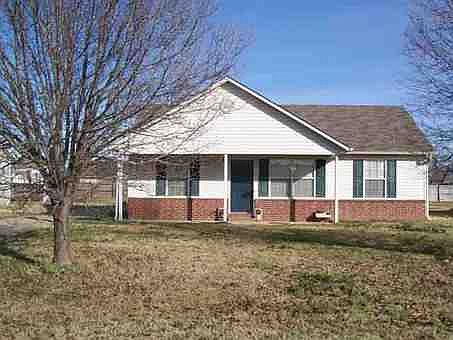 2nd image of 2606 Briar Ln