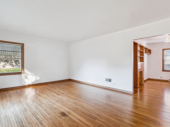 5th image of 1025 W 8th St