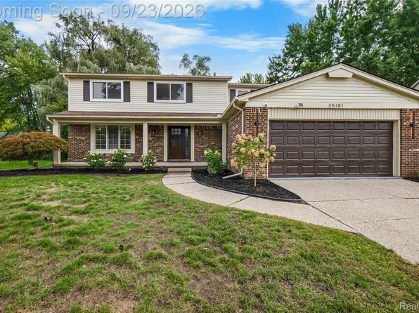 35181 Valley Forge Dr, Farmington Hills, MI 48331