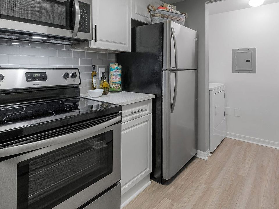 1st image of 10760 Cameron Ct