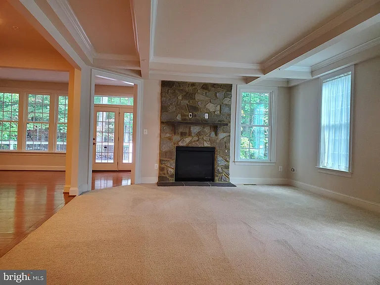 411 Greenebaum Ln — Photo 7