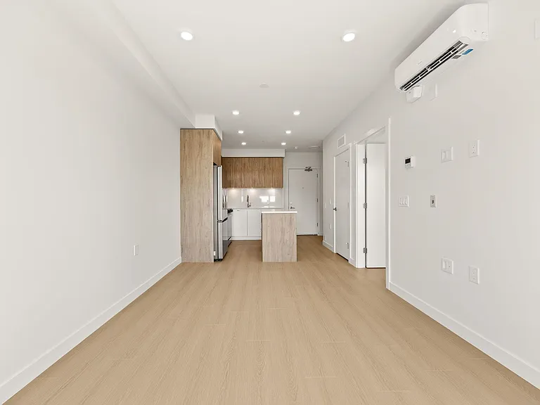 82 1st St #203 — Photo 9