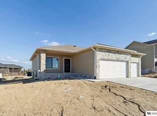11910 Horizon St, Papillion, NE 68046