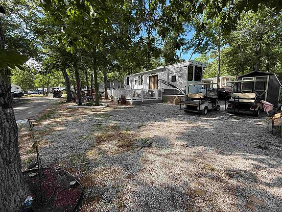 3rd image of 561 Corsons Tavern Rd