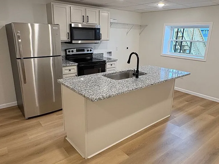 606 Dover Rd — Photo 5