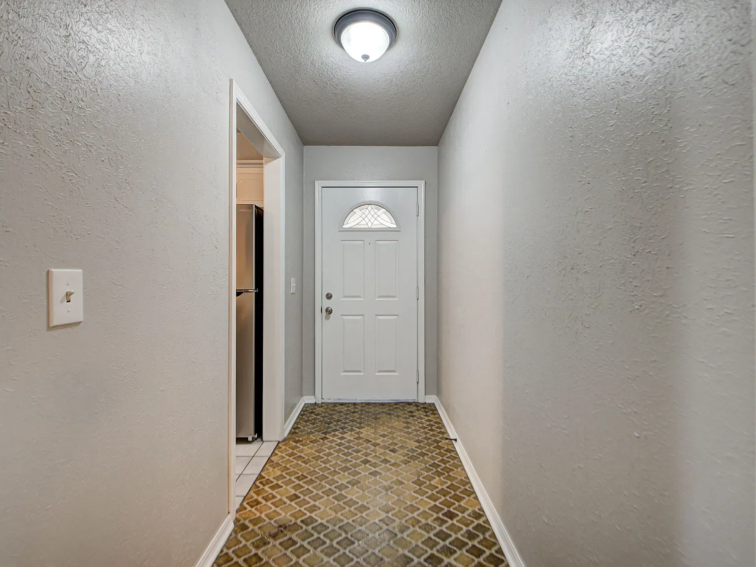 1600 Cambridge Drive - 1 — Photo 3