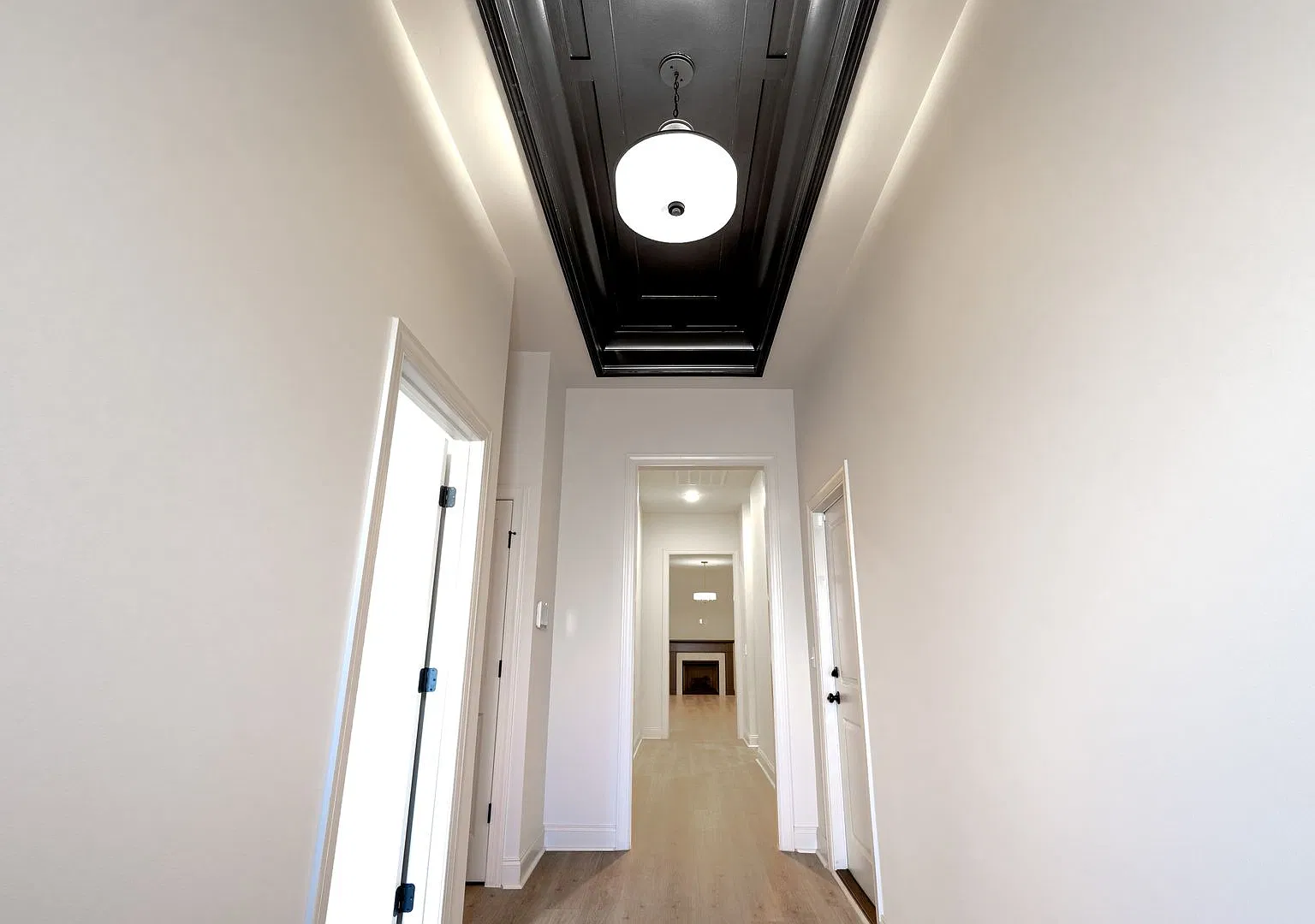 Gorgeous 3BD/2.5BA+huge BONUS in Blackman's Pretoria Falls near the Avenue! Washer/dryer incl, fr... — Photo 3