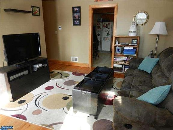 5th image of 307 Silverbrook Dr