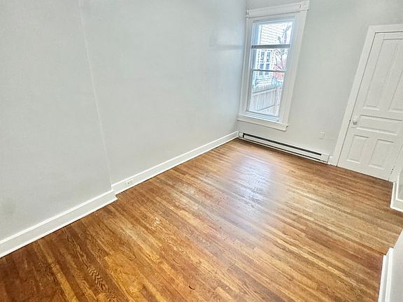 5th image of 1103 W Linden St APT 1
