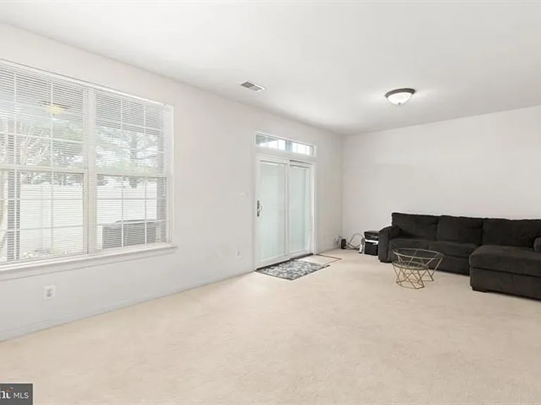 13340 Colchester Ferry Pl — Photo 8