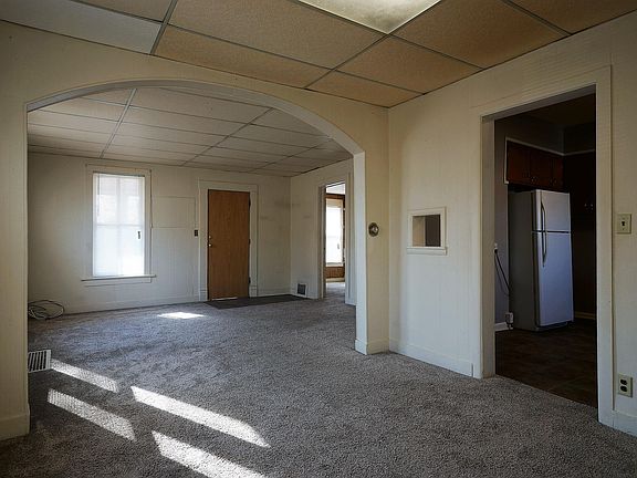3rd image of 1361 32nd Ave