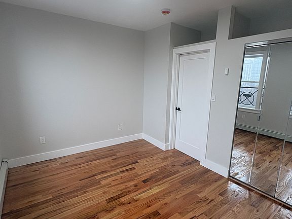 4th image of 119 Magnolia Ave APT 4R