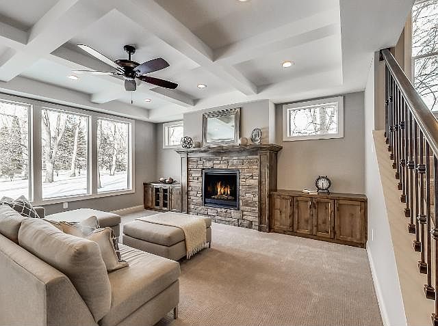 1st image of 635 Orchid Ln N