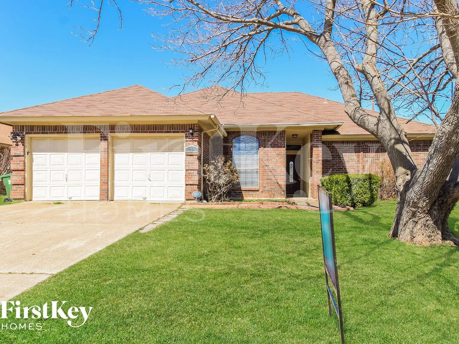 3 bed, 2.0 bath, 1423 sqft, $1,945 — Photo 1