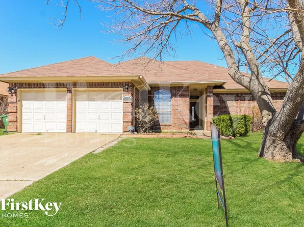 705 Running Creek Dr, Arlington, TX 76001