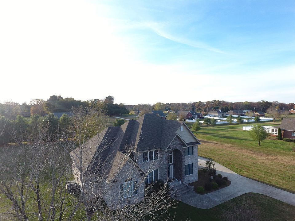 1st image of 832 Franklin Heights Dr