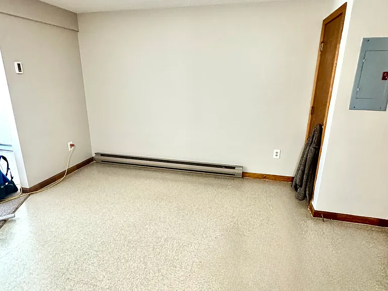 Dining area (You walk into it)