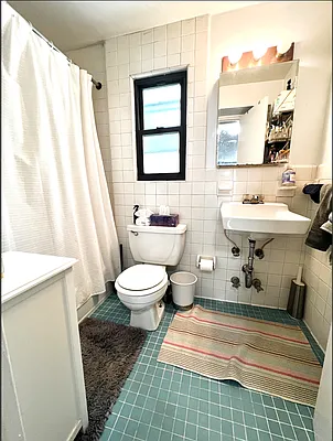 Rented by City Connections Realty | media 6