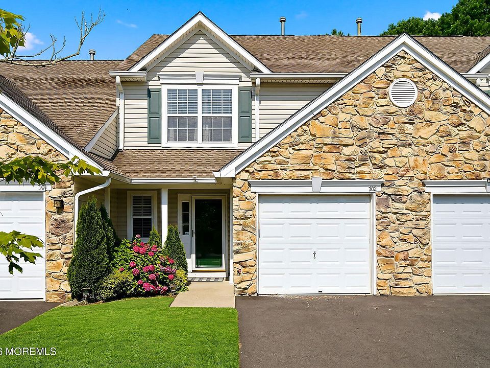 1st image of 702 Carnation Dr #702