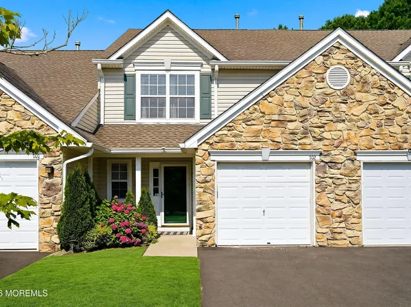 702 Carnation Dr #702, Brick, NJ 08724