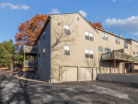 2nd image of 209 Pinewood Dr #209