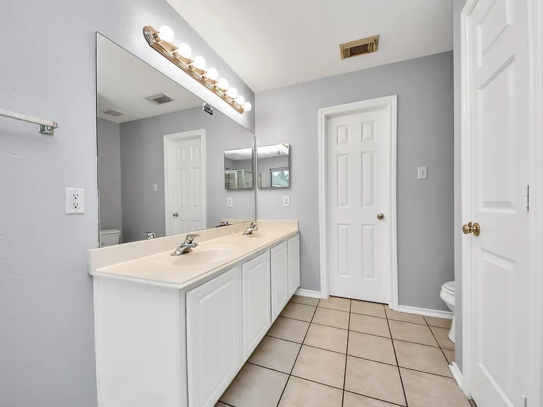 16526 Cairngrove Ln — Photo 33