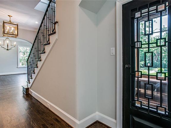 5th image of 2417 Brendenwood Dr
