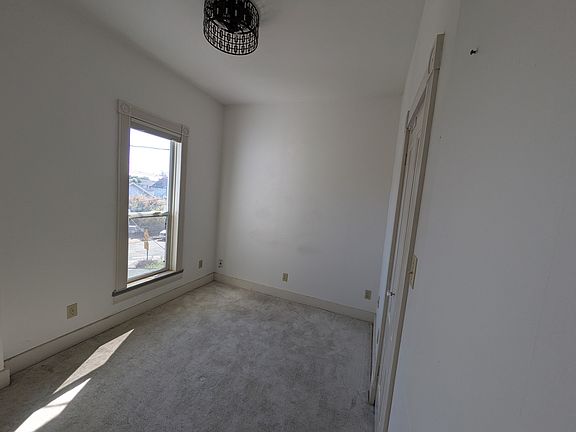 5th image of 839 Riverside Ave #A
