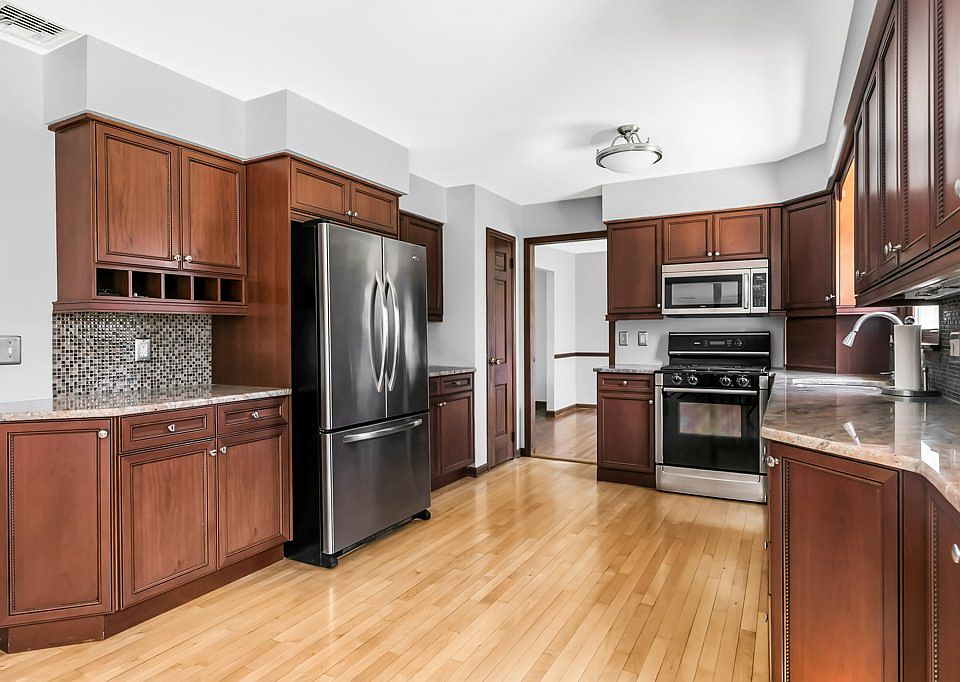 1st image of 22 Shephard Dr