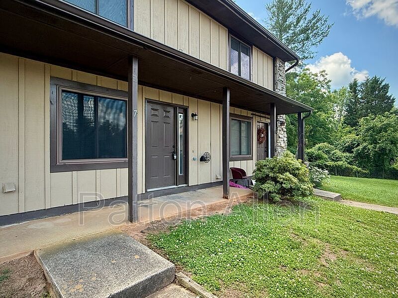 1st image of 7 Dawnwood Cir