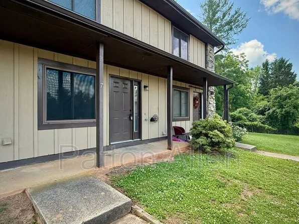 7 Dawnwood Cir, Asheville, NC 28803