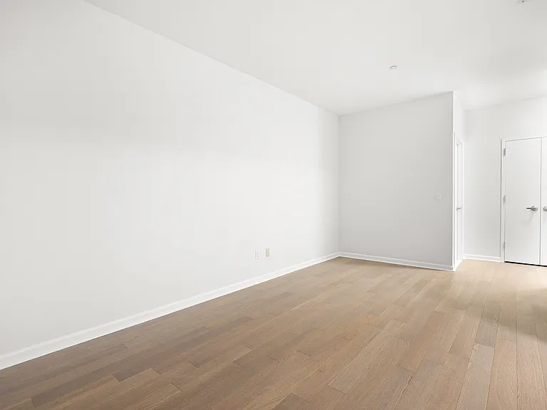 15 Park Row #11H — Photo 3