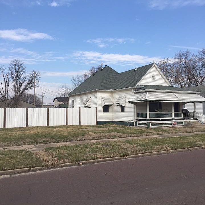 1st image of 805 E 4th St