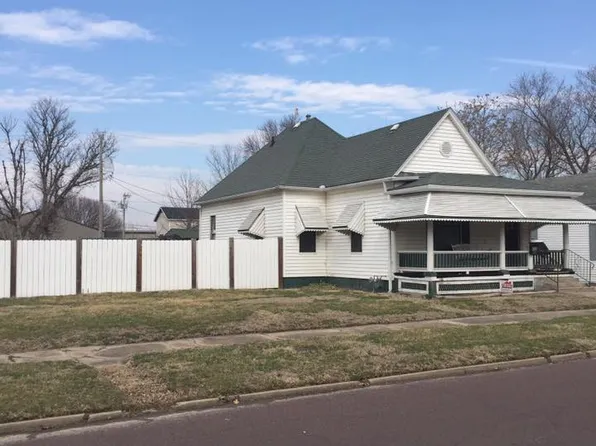 805 E 4th St, Sedalia, MO 65301