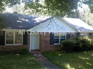 5001 Delivau Dr, Charlotte, NC 28215
