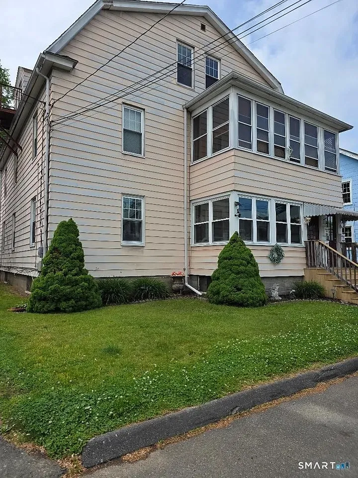 3 bed, 950 sqft, $2,000 — Photo 1
