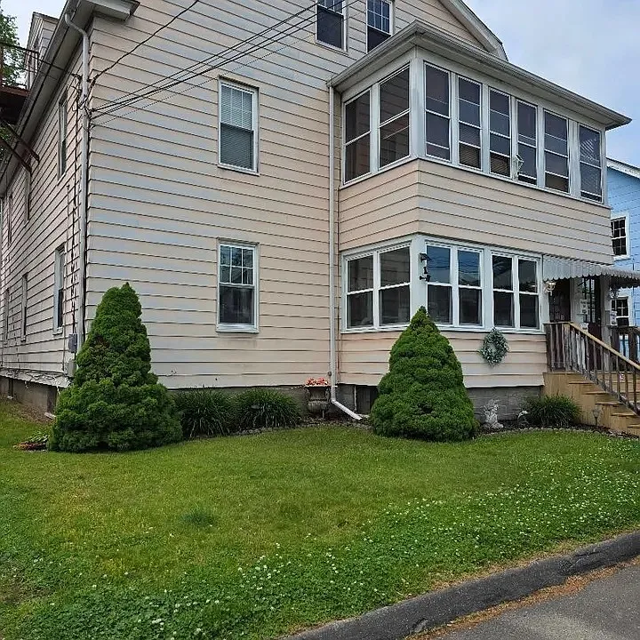105 Windsor St #2