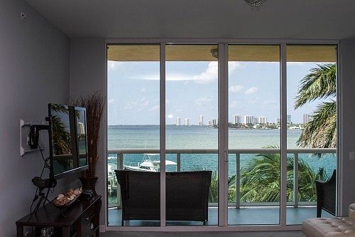 4th image of 2650 Lake Shore Dr Unit 306