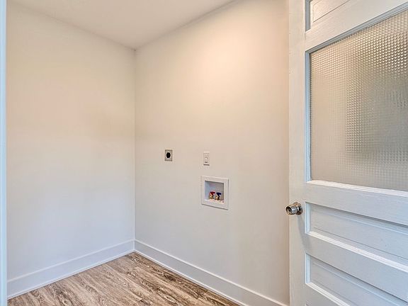 5th image of 1321 E Harry Ave