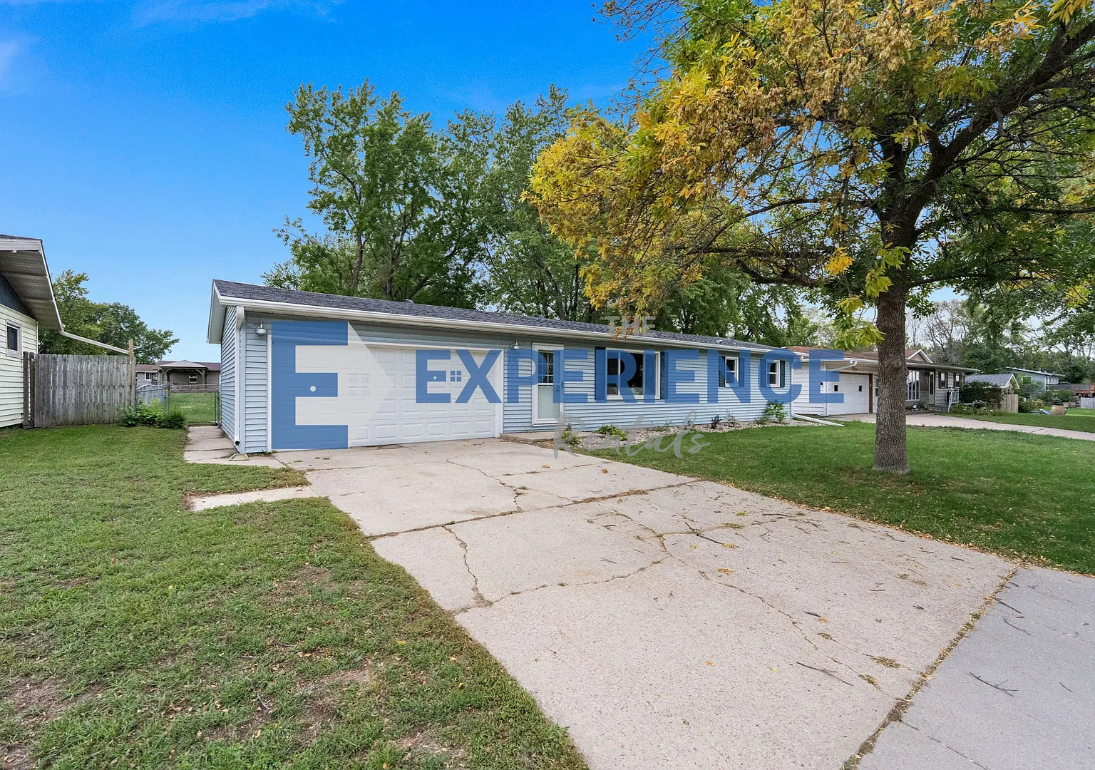 Fully Remodeled 4-Bed Ranch with Fenced Yard & Prime Location! — Photo 3