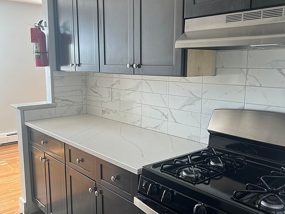 4th image of 516 S Cherry St #5