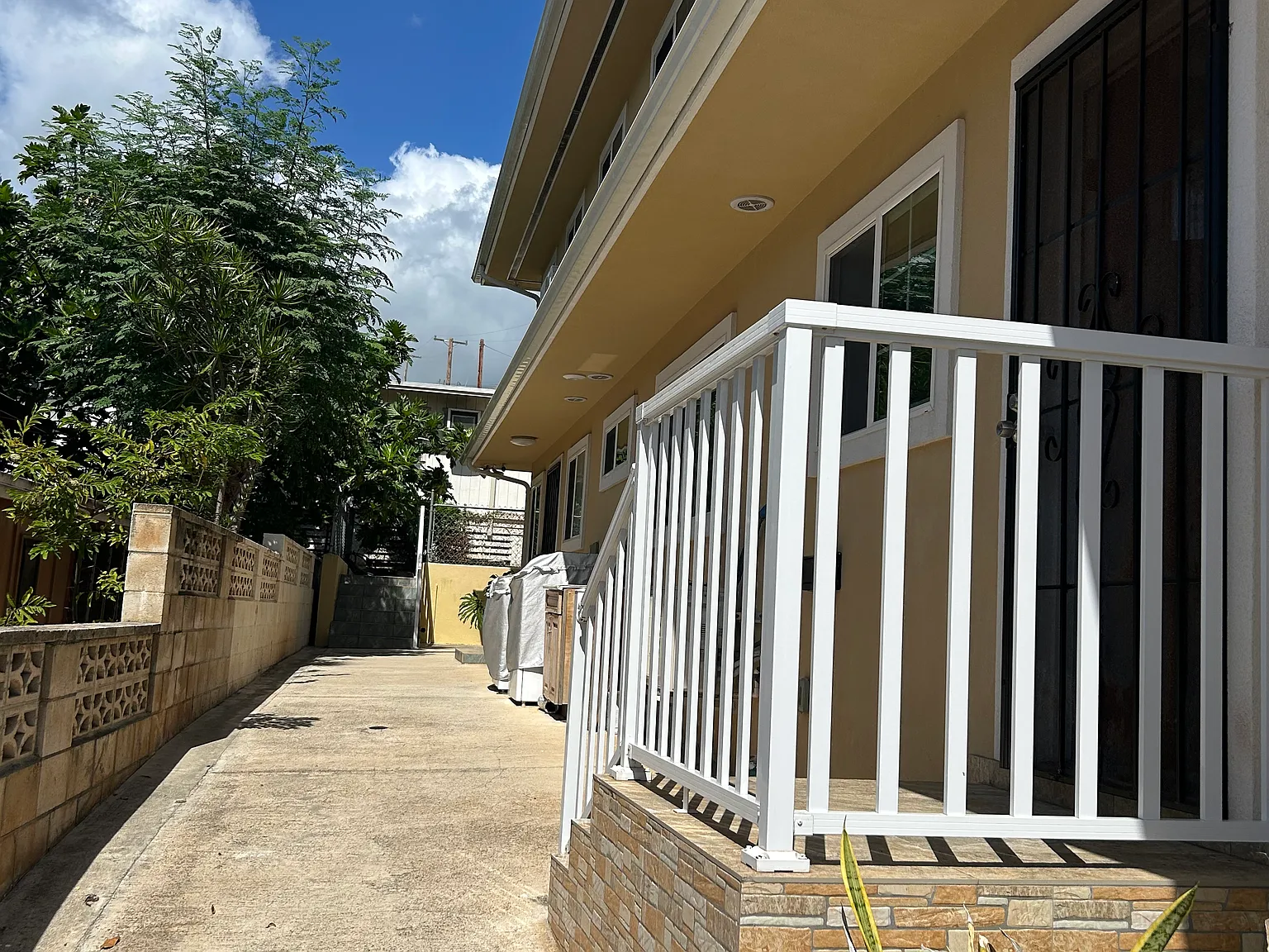 2 bed, 760 sqft, $2,400 — Photo 3