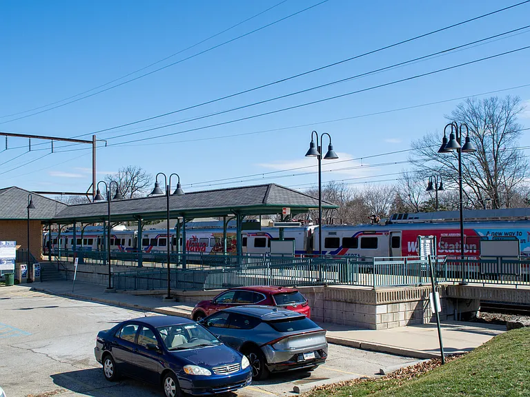 Melrose Station — Photo 20