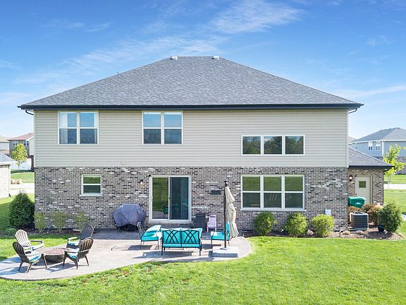 3rd image of 15852 Iroquois Dr