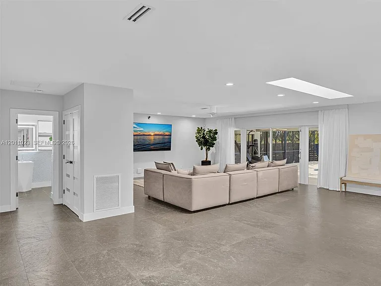 840 S Southlake Dr — Photo 13