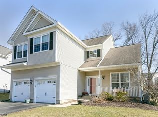 34 Saxton Dr, Hackettstown, NJ 07840