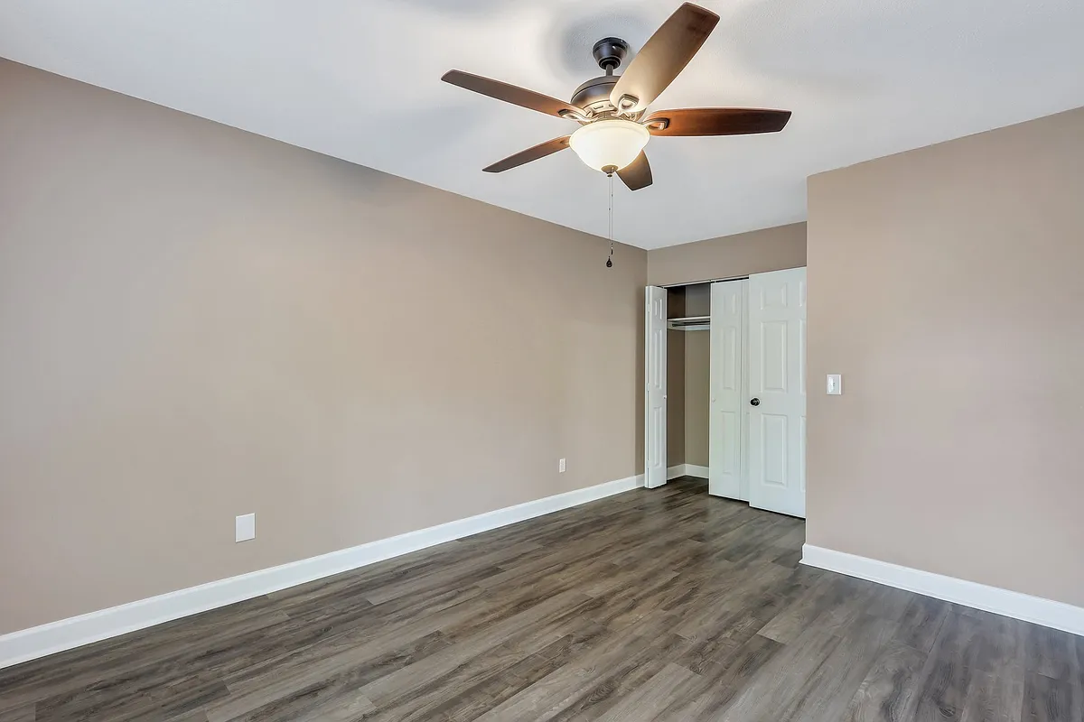 Building Photo - 1300 Forest Lake Dr